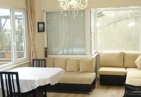 Golden Street Sea View Apartment *