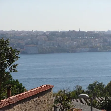 Golden Street Sea View Apartment *